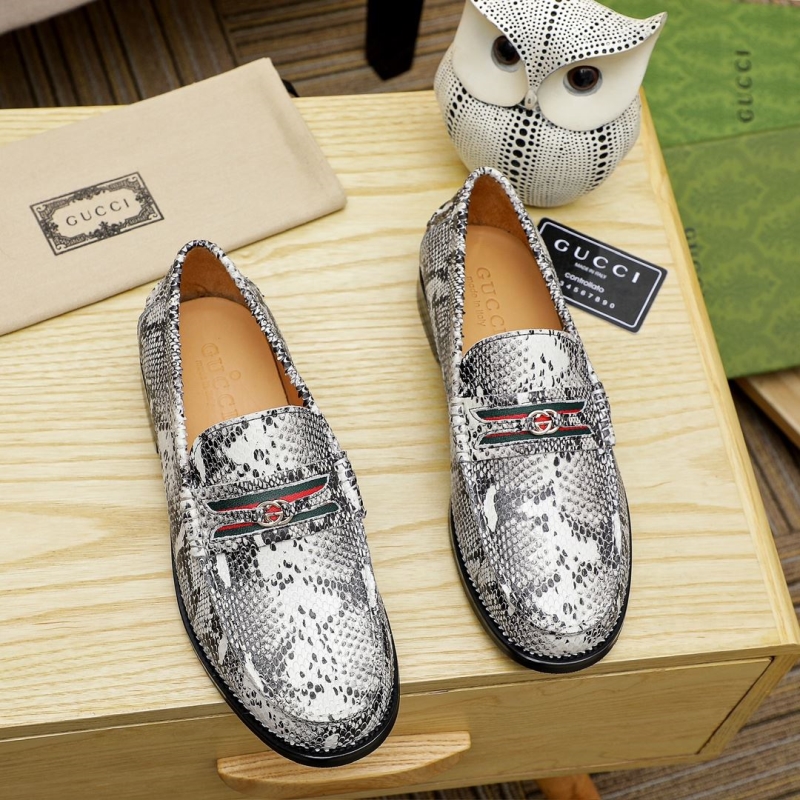 G*u*i leather shoes